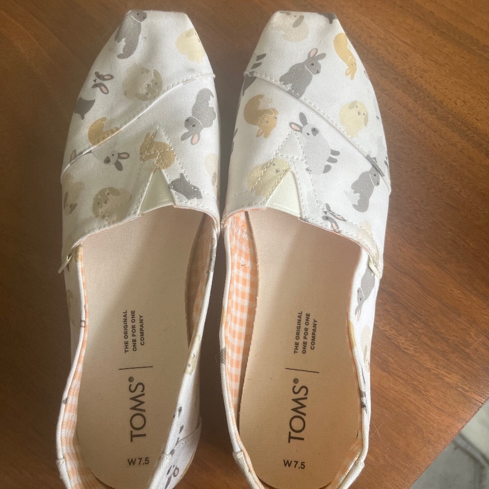 TOMS! Bunnies!